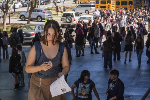 California becomes latest state to restrict student smartphone use at school